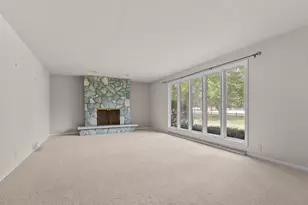 W6425 Lakeview Ct, Menasha, WI 54952 - Photo 12