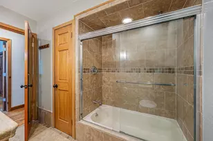 2104 Hazel St, Oshkosh, WI 54901 - Photo 22