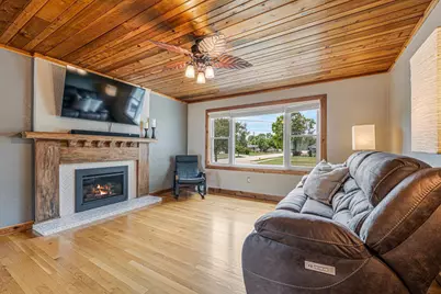 2104 Hazel Street, Oshkosh, WI 54901 - Photo 8