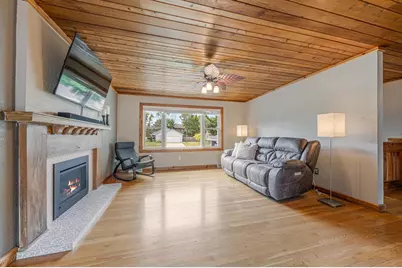 2104 Hazel Street, Oshkosh, WI 54901 - Photo 6