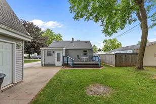 1631 N Wilmer St, Appleton, WI 54911 - Photo 8