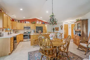 N9539 Chadbury Ln, Appleton, WI 54915 - Photo 8