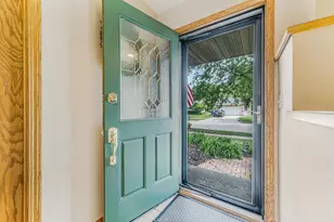 1627 N Eugene St, Appleton, WI 54914 - Photo 4