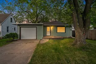 1322 Broad St, Oshkosh, WI 54901 - Photo 1