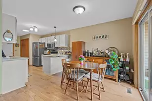 324 N Westhaven Dr, Oshkosh, WI 54904 - Photo 8