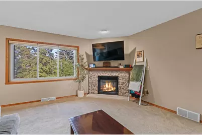 324 N Westhaven Drive, Oshkosh, WI 54904 - Photo 6