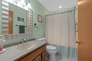324 N Westhaven Dr, Oshkosh, WI 54904 - Photo 18