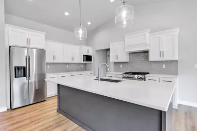 2735 Hillsdale Court, Green Bay, WI 54313 - Photo 10