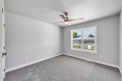 2735 Hillsdale Court, Green Bay, WI 54313 - Photo 12