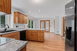 547 Clay St, Wrightstown, WI 54180 - Photo 6