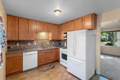 542 Clover Lane, Green Bay, WI 54301 - Photo 10