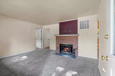 542 Clover Lane, Green Bay, WI 54301 - Photo 2