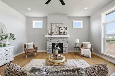N8871 Killarney Way, Menasha, WI 54952 - Photo 6