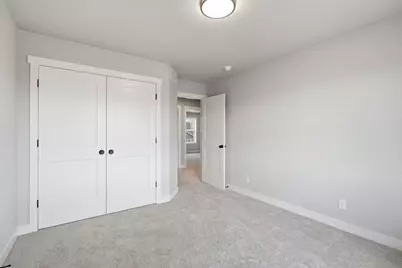 N8871 Killarney Way, Menasha, WI 54952 - Photo 32