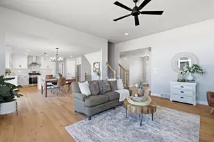N8871 Killarney Way, Menasha, WI 54952 - Photo 4