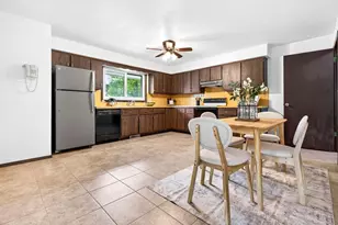 8 Tracy Ct, Appleton, WI 54915 - Photo 6
