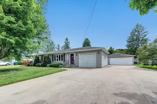 1863 Lenwood Ave, Green Bay, WI 54303 - Photo 2