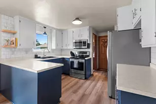 3008 Gilbert Dr, Green Bay, WI 54311 - Photo 6
