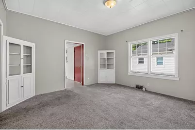 1129 W New York Avenue, Oshkosh, WI 54901 - Photo 4
