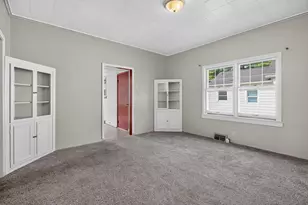 1129 W New York Ave, Oshkosh, WI 54901 - Photo 4