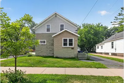 1129 W New York Avenue, Oshkosh, WI 54901 - Photo 1