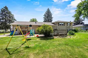 2366 S Ridge Rd, Ashwaubenon, WI 54304 - Photo 26