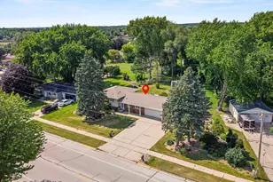 2366 S Ridge Rd, Ashwaubenon, WI 54304 - Photo 32