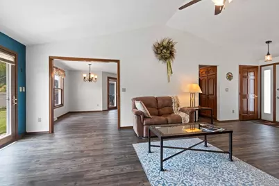 2821 Friendly Circle, Green Bay, WI 54313 - Photo 8