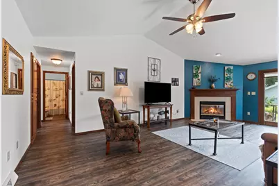 2821 Friendly Circle, Green Bay, WI 54313 - Photo 4