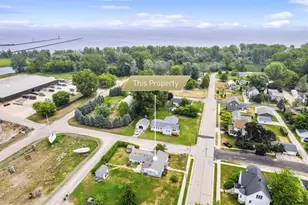 231 Lake St, Marinette, WI 54143 - Photo 4