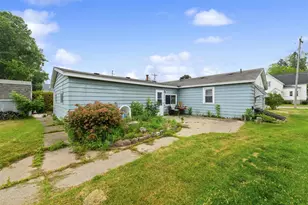 231 Lake St, Marinette, WI 54143 - Photo 2