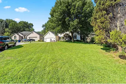 1015 Mt Blanc Court, Green Bay, WI 54311 - Photo 4