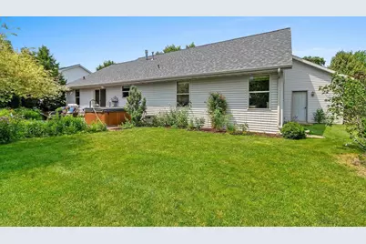 1717 Emerald Drive, Green Bay, WI 54311 - Photo 6