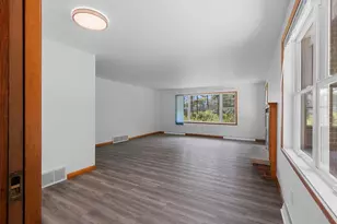 281 Rose Lawn Blvd, Green Bay, WI 54301 - Photo 14