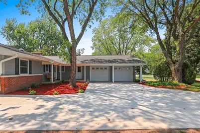 281 Roselawn Boulevard, Green Bay, WI 54301 - Photo 2
