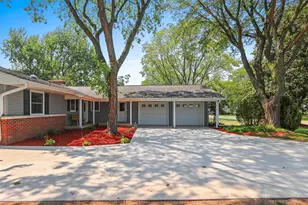 281 Rose Lawn Blvd, Green Bay, WI 54301 - Photo 2