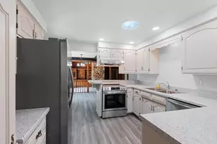 281 Rose Lawn Blvd, Green Bay, WI 54301 - Photo 16
