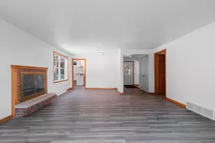 281 Rose Lawn Blvd, Green Bay, WI 54301 - Photo 10