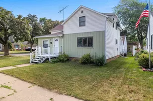 1203 N Gillett St, Appleton, WI 54914 - Photo 2