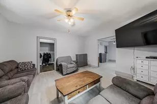 246 W 12th Ave, Oshkosh, WI 54902 - Photo 4