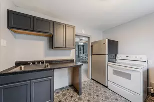 246 W 12th Ave, Oshkosh, WI 54902 - Photo 12