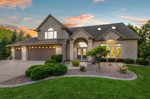 2920 Circle Oaks Ln, Green Bay, WI 54313 - Photo 4