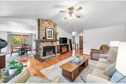 3122 Birdie Court, Green Bay, WI 54313 - Photo 6