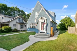 1009 N 12th St, Manitowoc, WI 54220 - Photo 4