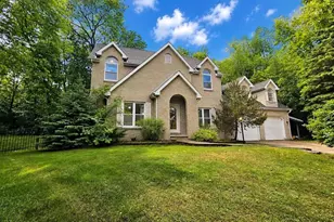8411 Ridgeview Ct, Larsen, WI 54947 - Photo 2