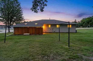 802 E Ridlington Ave, Shawano, WI 54166 - Photo 2