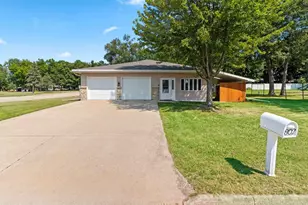 802 E Ridlington Ave, Shawano, WI 54166 - Photo 10