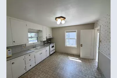 561 Mech Street, Green Bay, WI 54302 - Photo 6