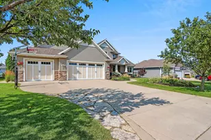 3351 Cottage Hill Dr, Green Bay, WI 54311 - Photo 2