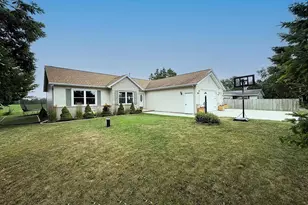 620 N Packer Dr, Whitelaw, WI 54247 - Photo 2